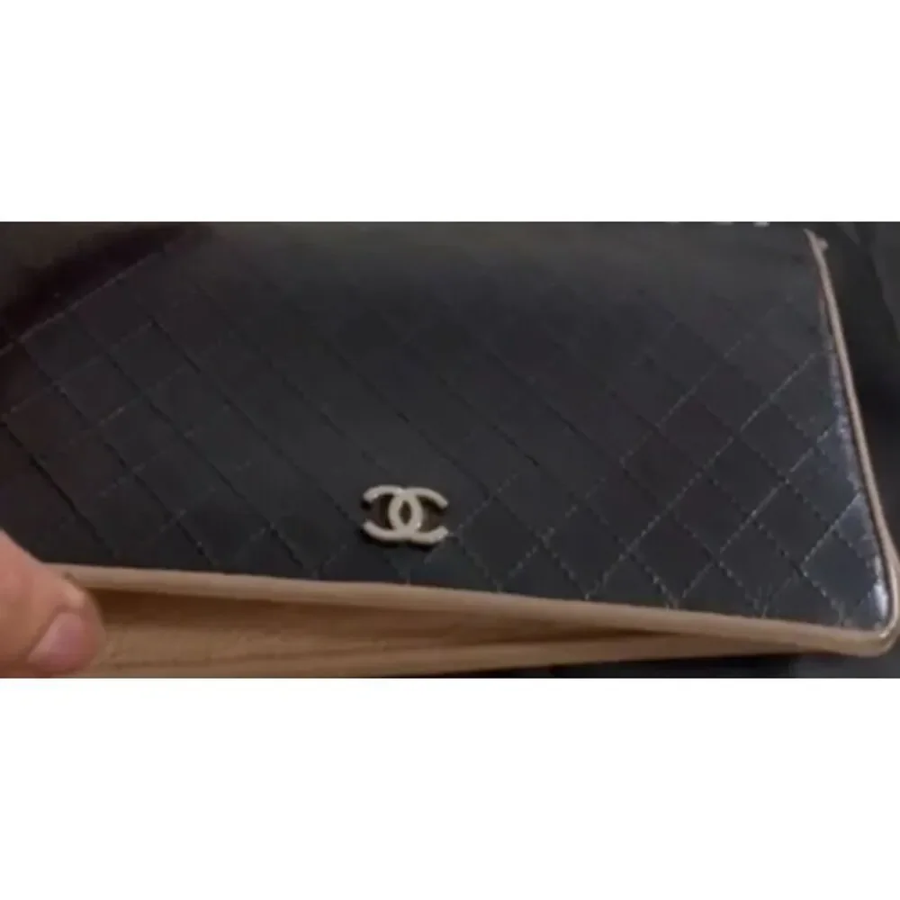 Chanel Vintage Black and Tan Leather Wallet